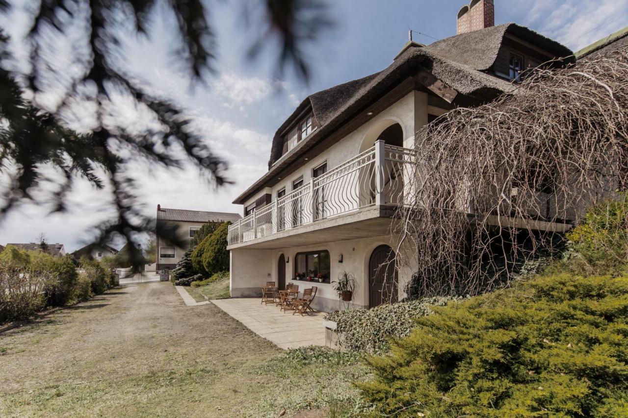 Ferienhaus Schilfvilla Mörbisch am See Екстериор снимка